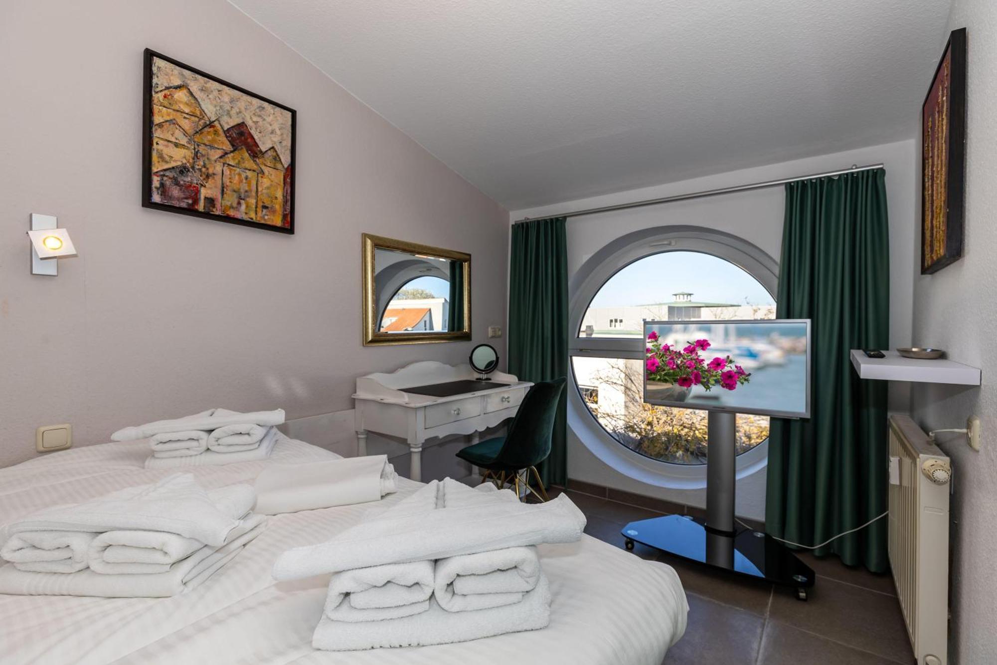 Yachthafenresidenz Apartment Kuehlungsborn Exterior photo